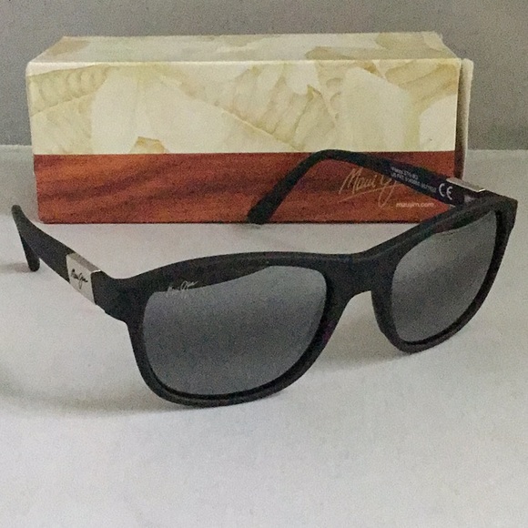 MAUI JIM WAKEA SUNGLASSES POLARIZED - Picture 3 of 8